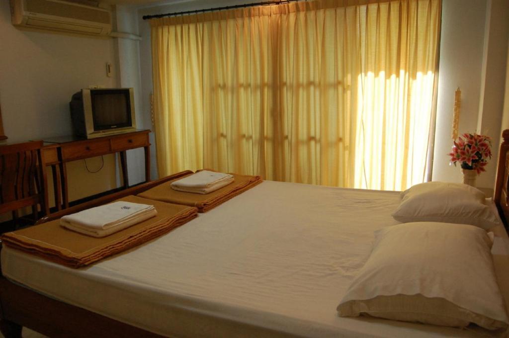 Veerachai Court Chiang Mai Habitación foto